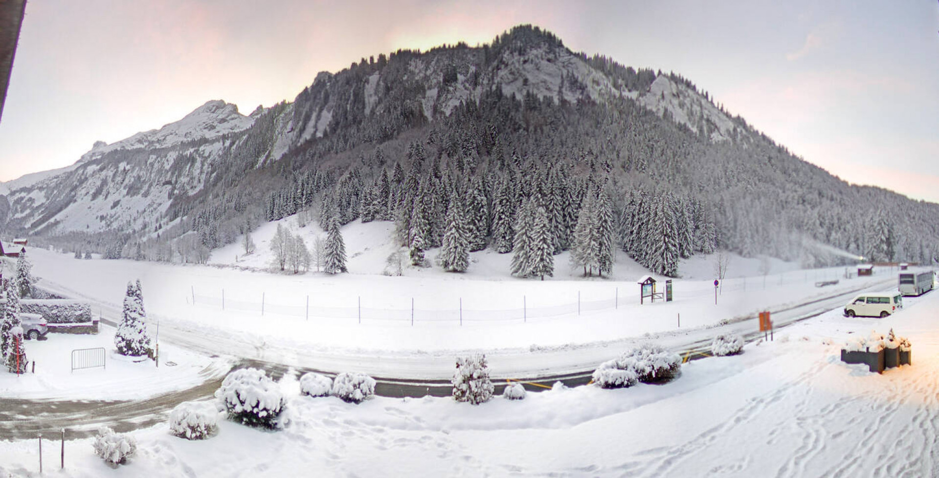 Webcam Le Grand-Bornand - Auberge Nordique Lormay - 1200 m